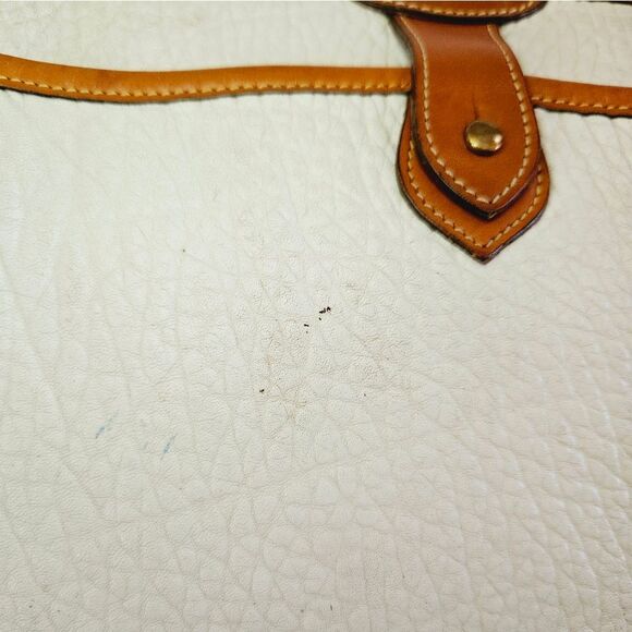 Vintage Dooney & Bourke Essex Pebbled Leather Flap Crossbody Purse Bag in Bone - Picture 13 of 16